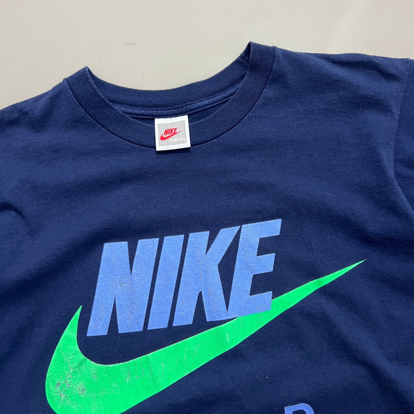 Small 1990s Navy Nike Air T-shirt