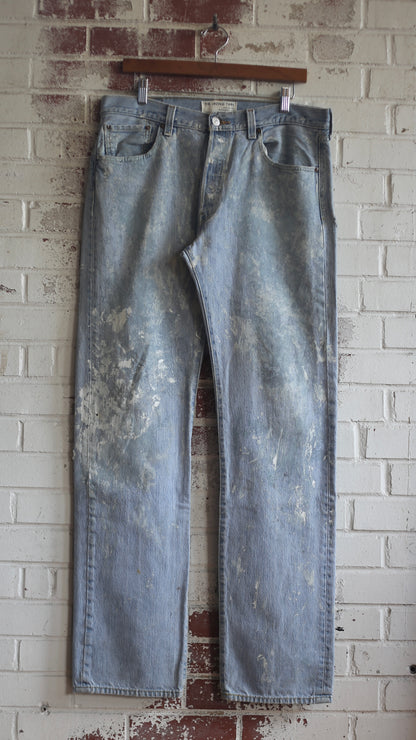 36x35 2000s Paint Splattered Levi's 501