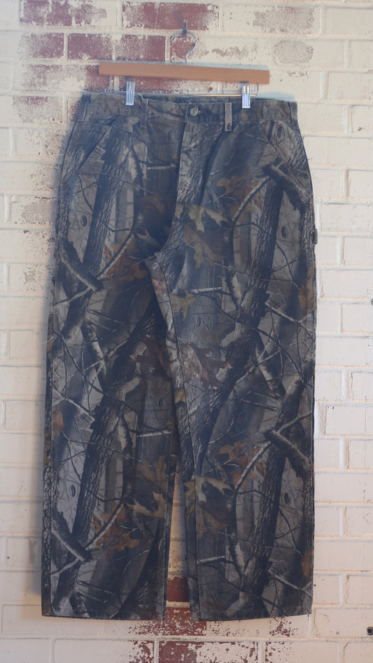 36x30 Carhartt RealTree Camo Jeans