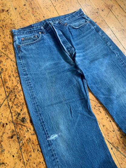 36x32 1980s Worn Levi's 501