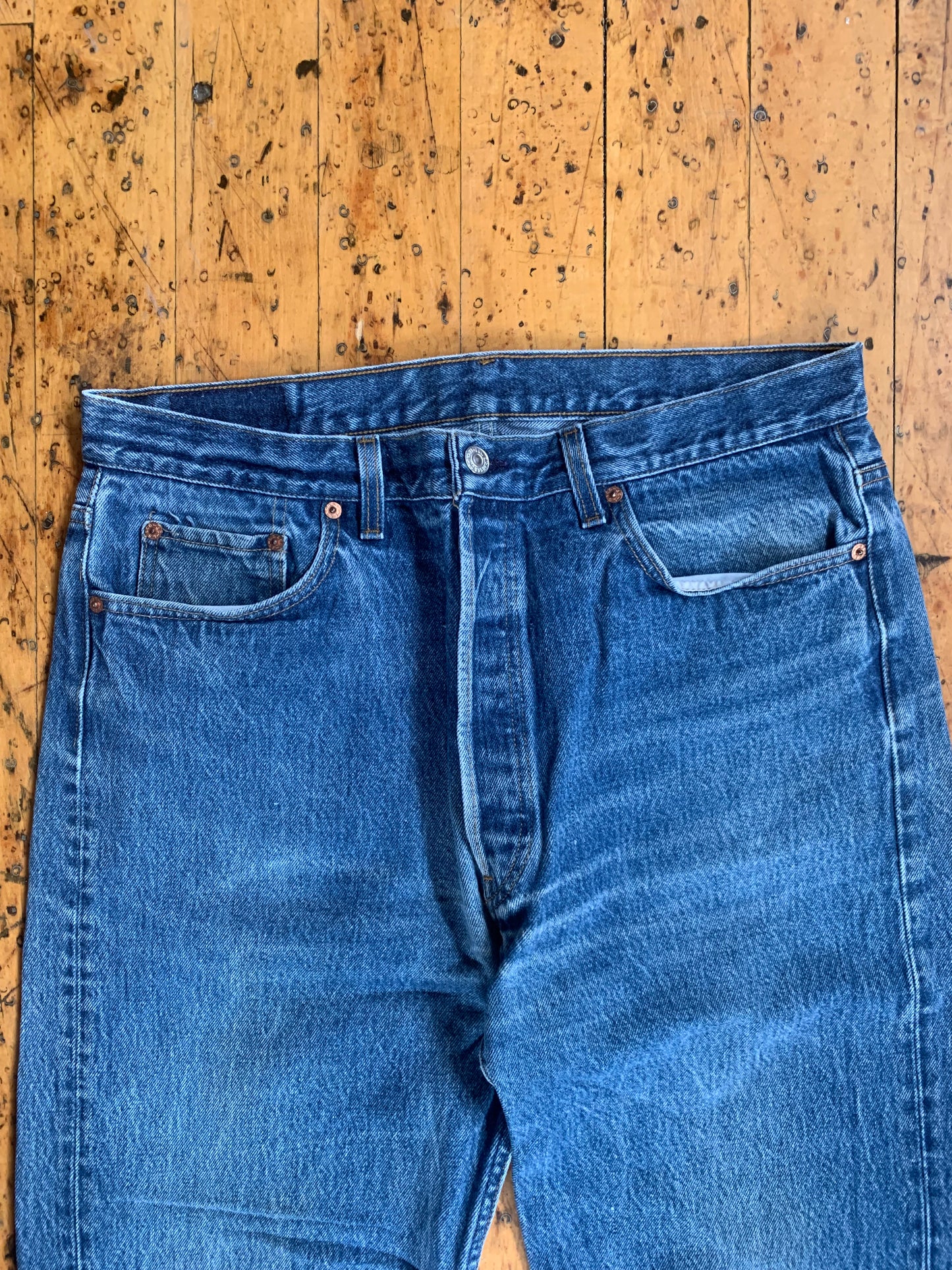36x32 1980s Worn Levi's 501