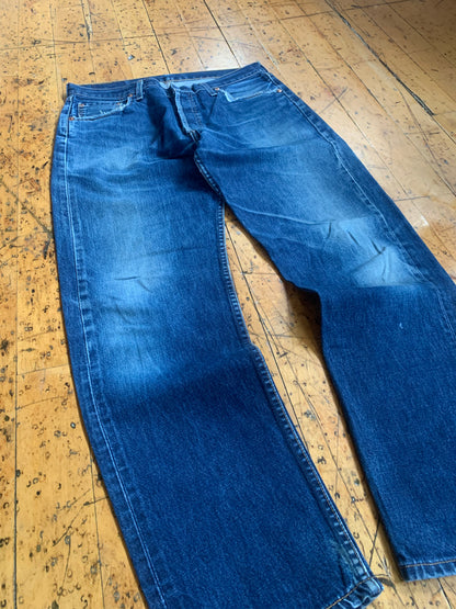 34x30 2001 Distressed Levi's 501