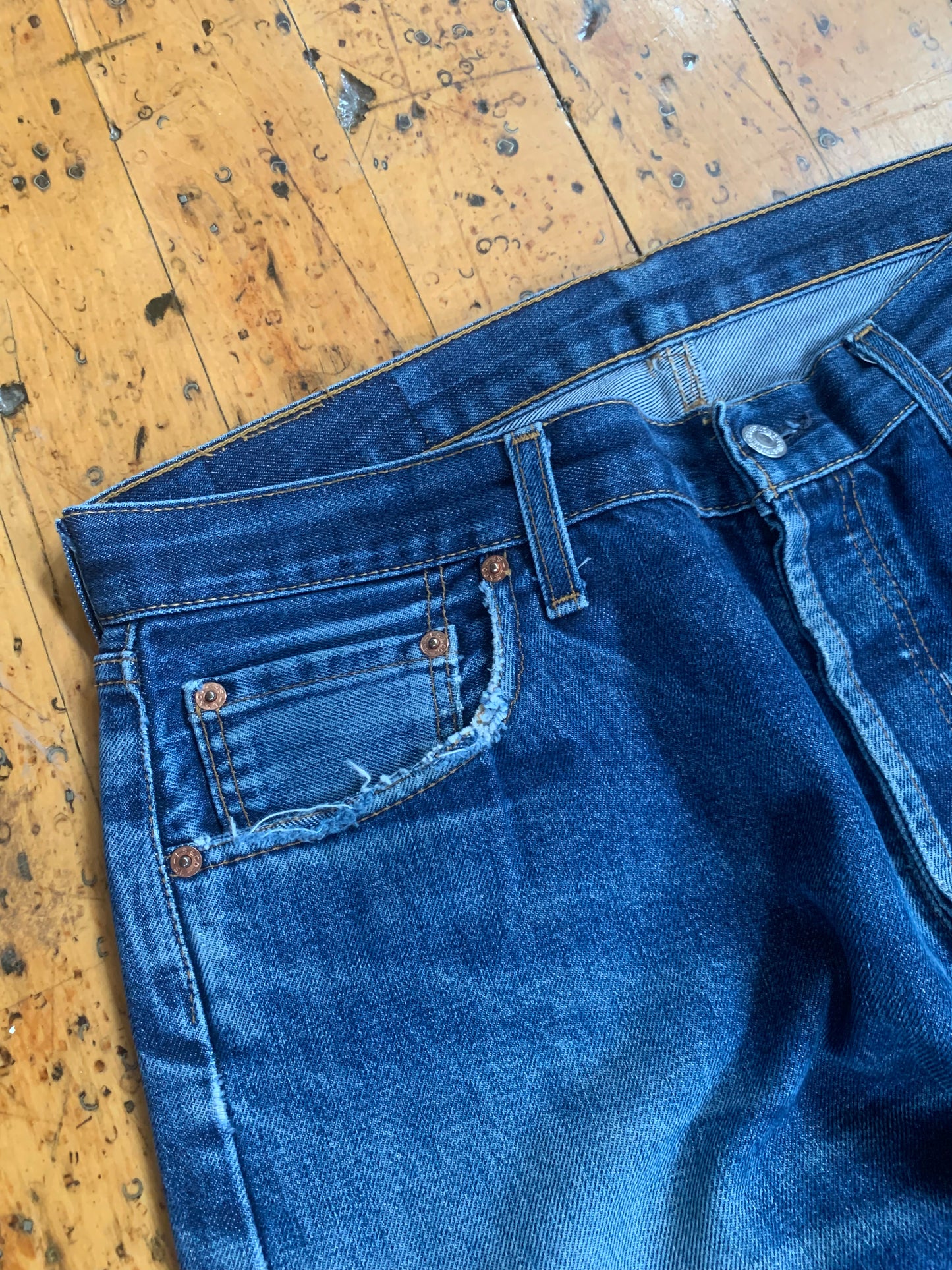 34x30 2001 Distressed Levi's 501