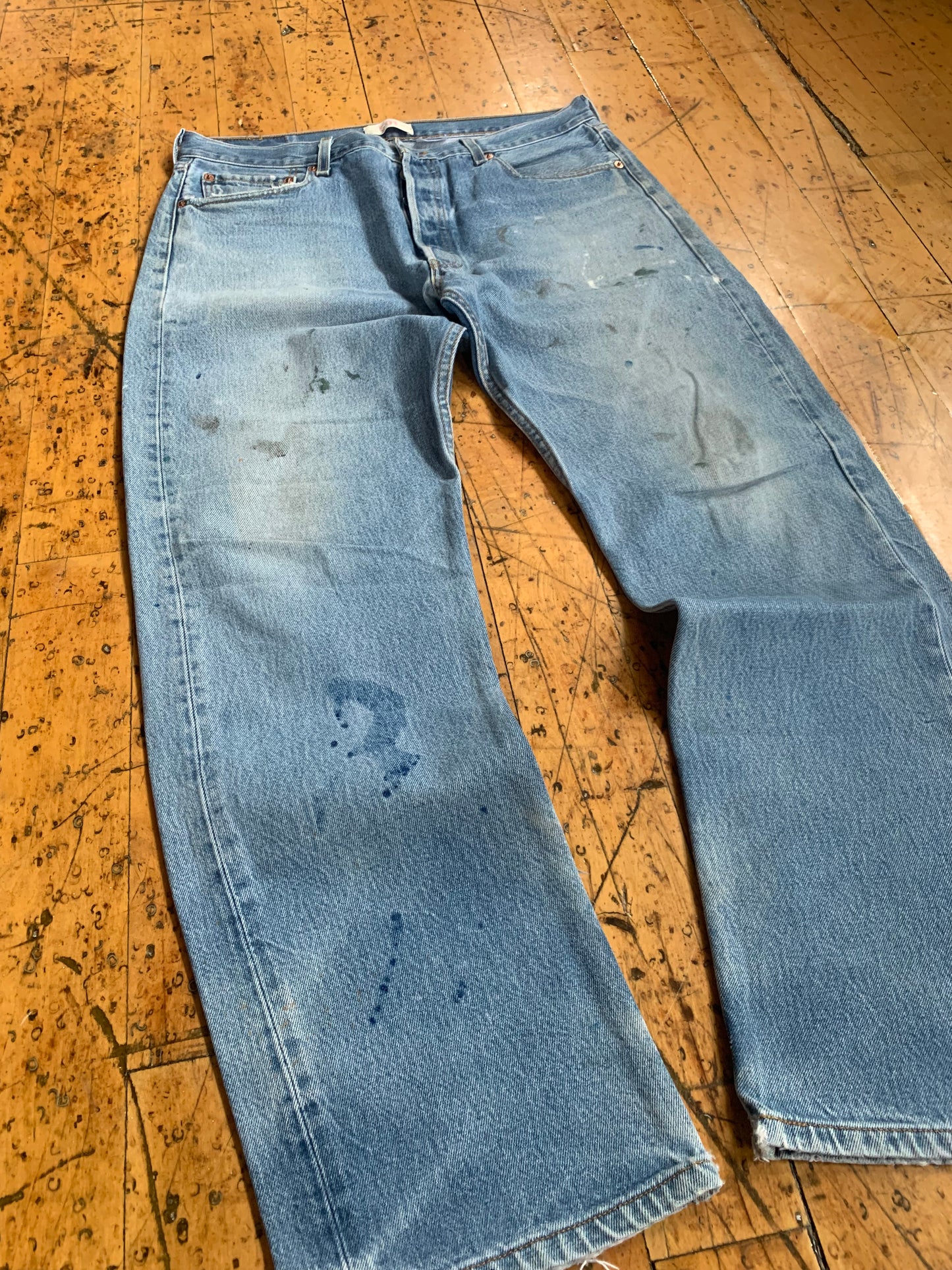 34x30 2000s Distressed Levi's 501