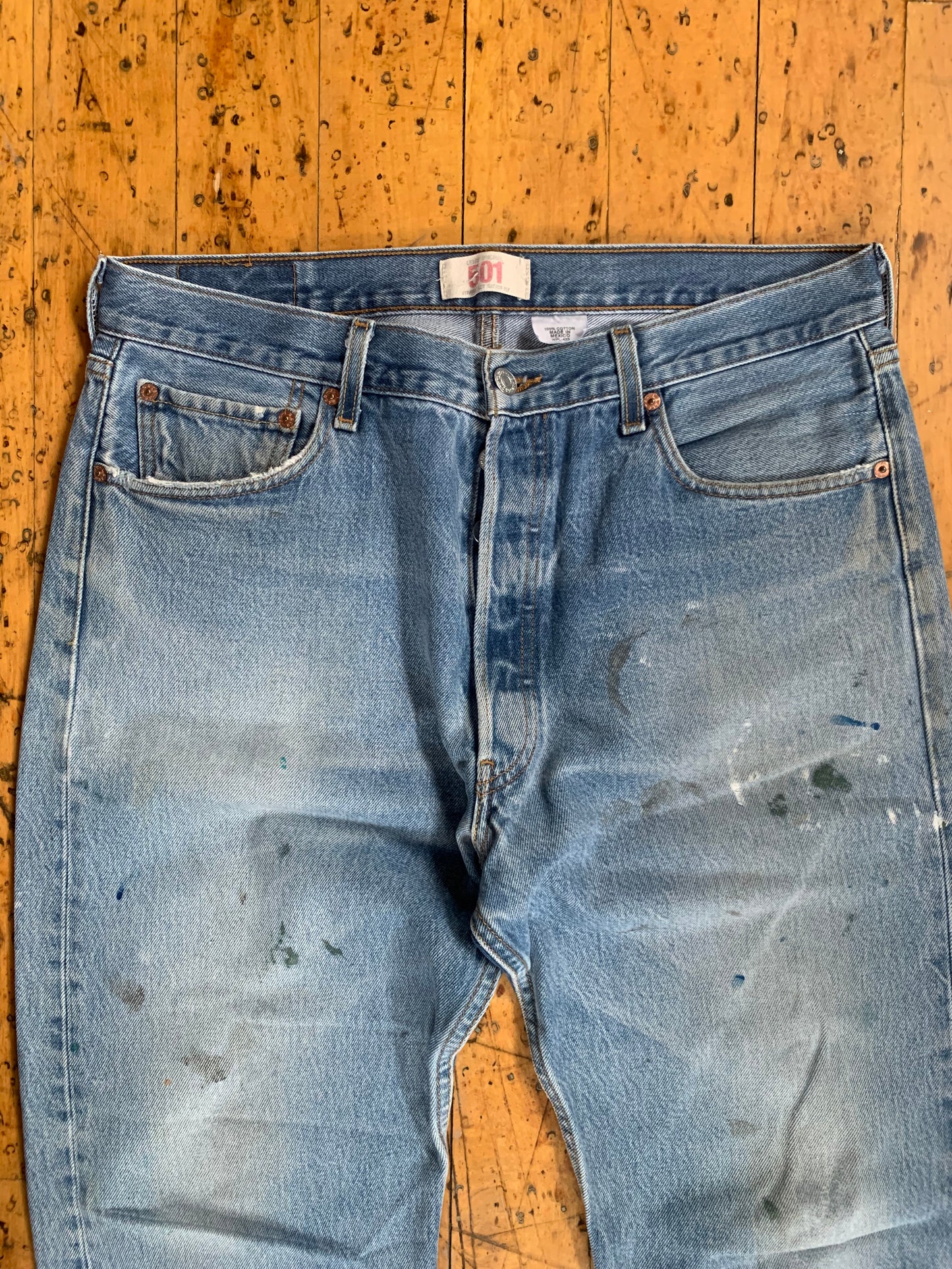 34x30 2000s Distressed Levi's 501