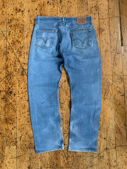 34x30 2000s Distressed Levi's 501