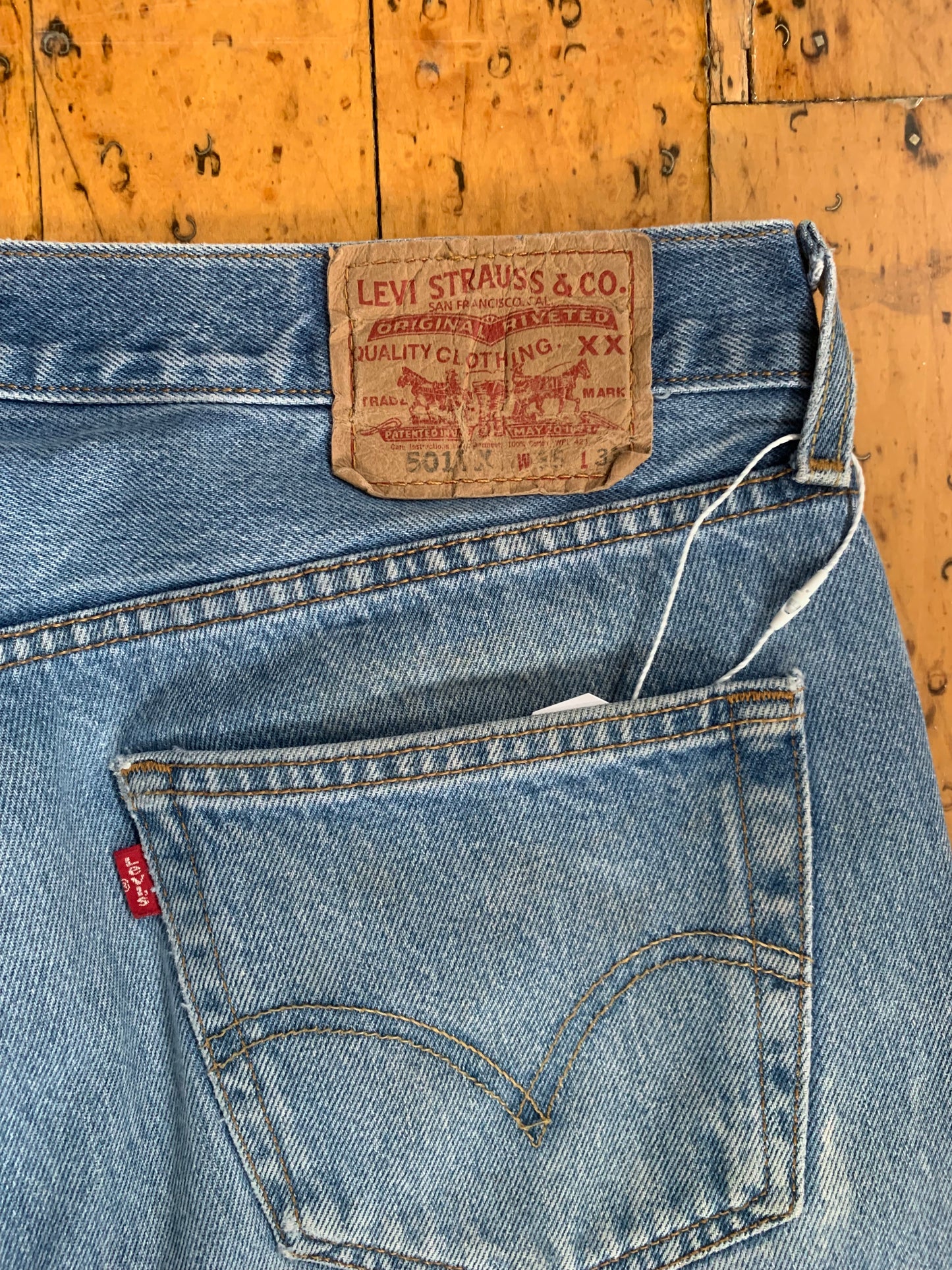 34x30 2000s Distressed Levi's 501