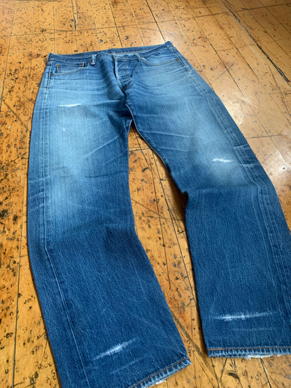 35x30 2000s Worn Levi's 501