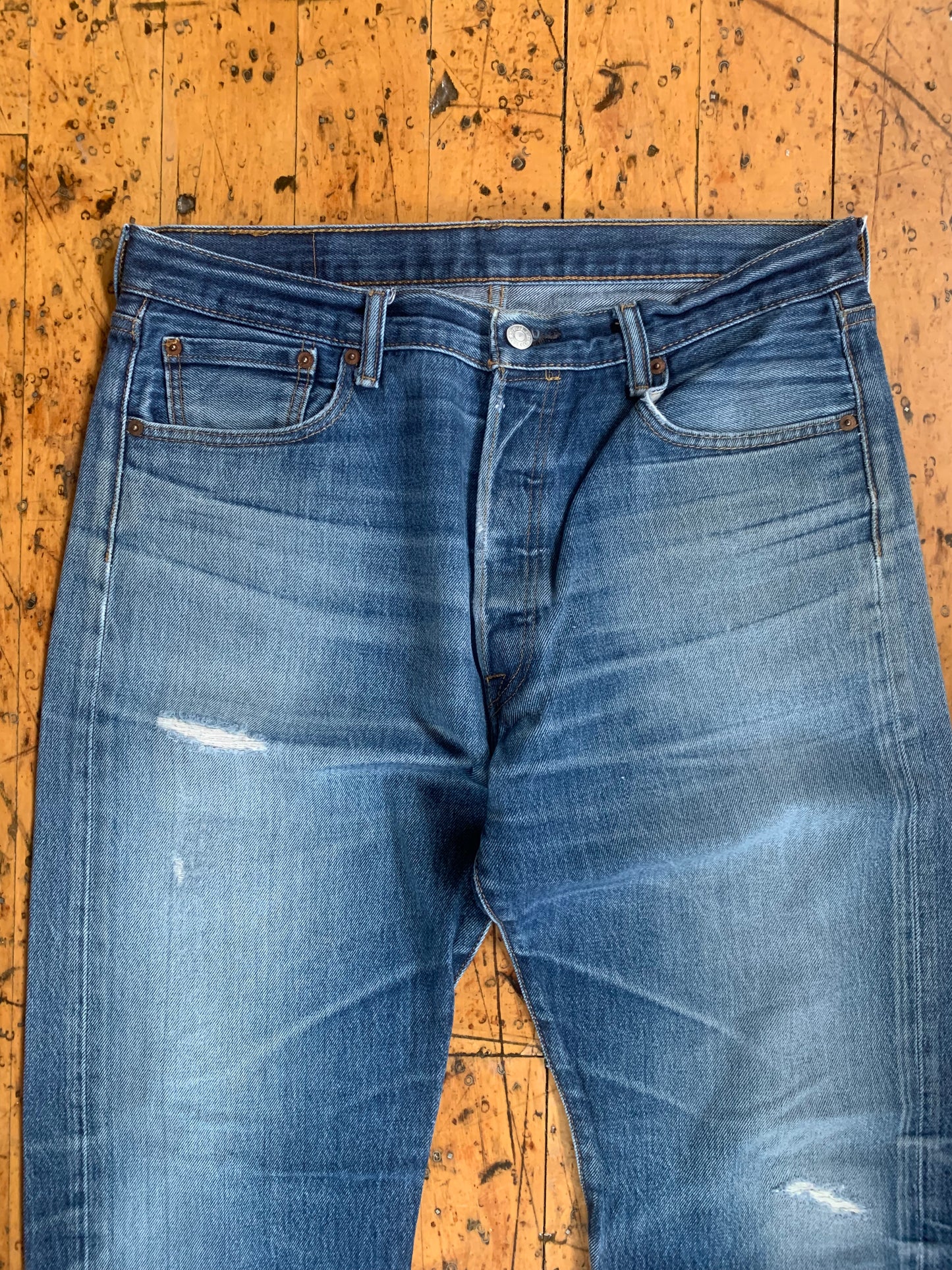 35x30 2000s Worn Levi's 501