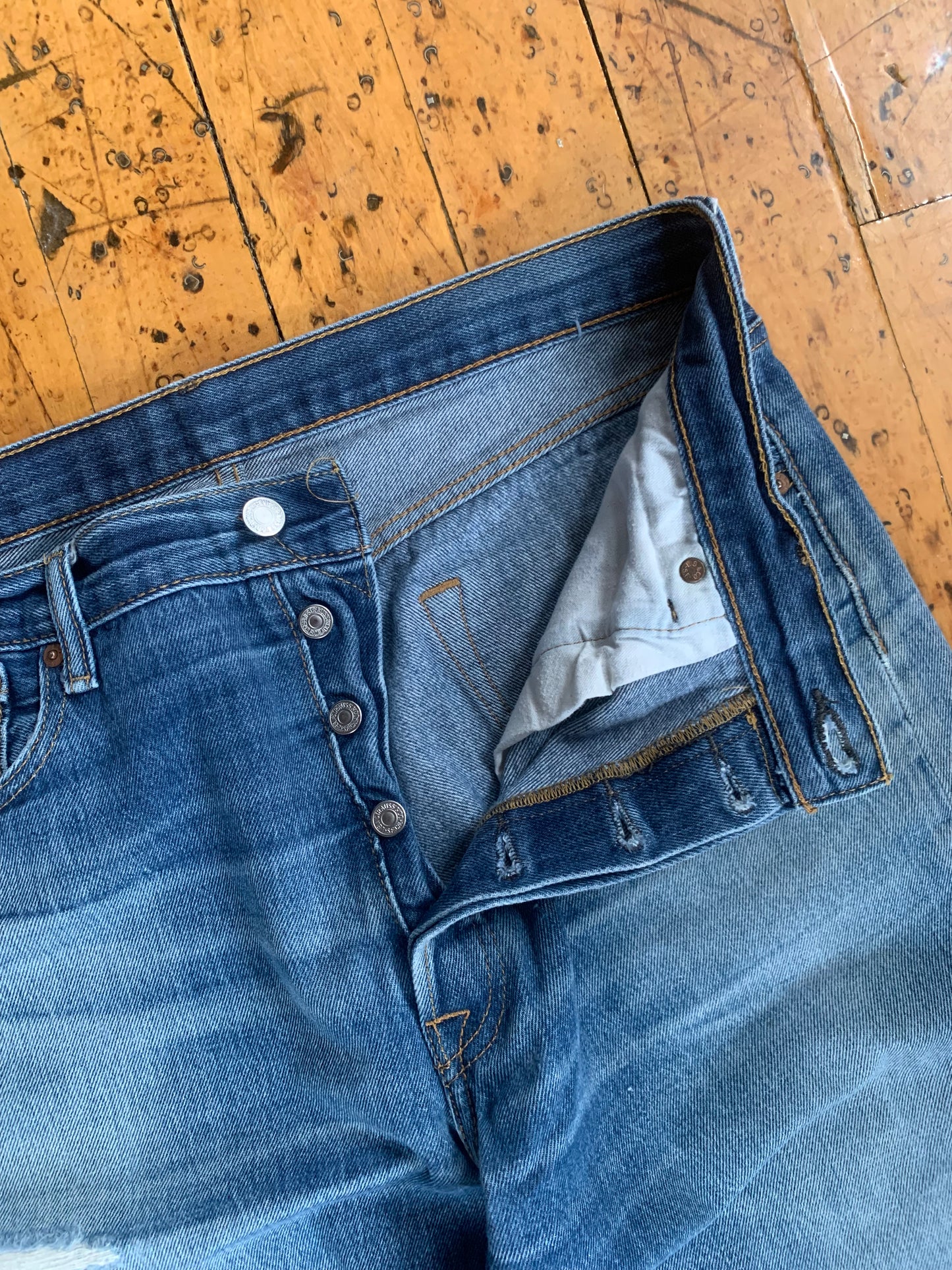 35x30 2000s Worn Levi's 501