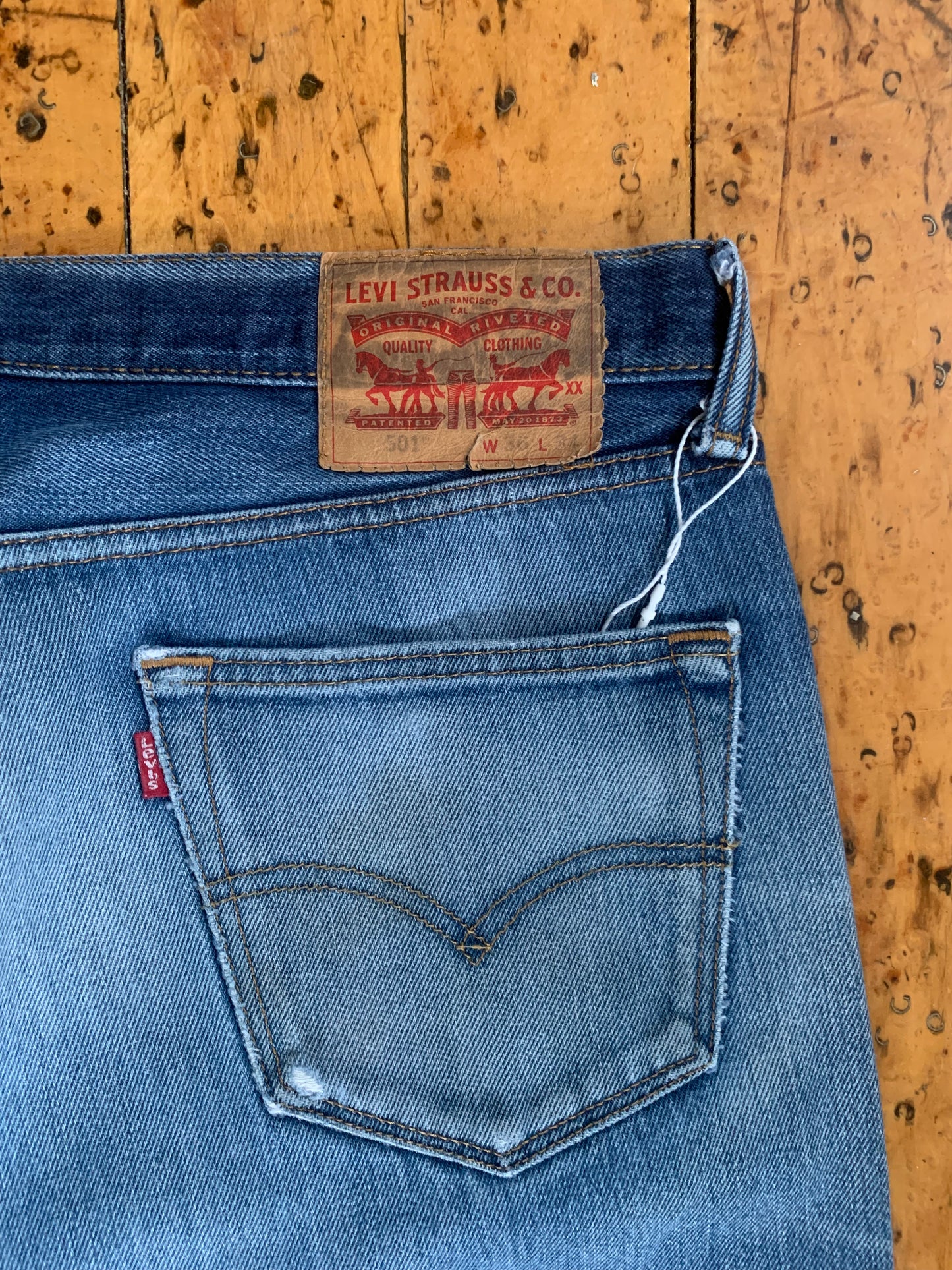 35x30 2000s Worn Levi's 501