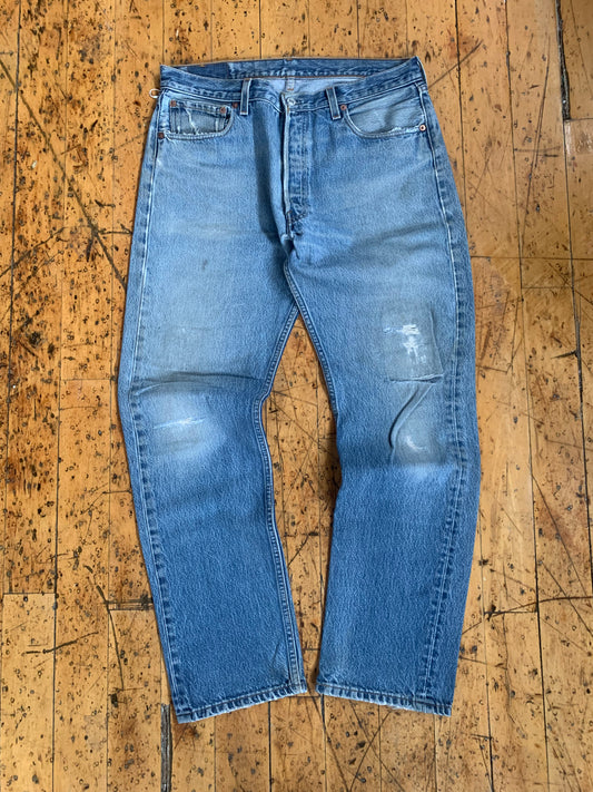 34x30 1980s Distressed Light Wash Levi's 501
