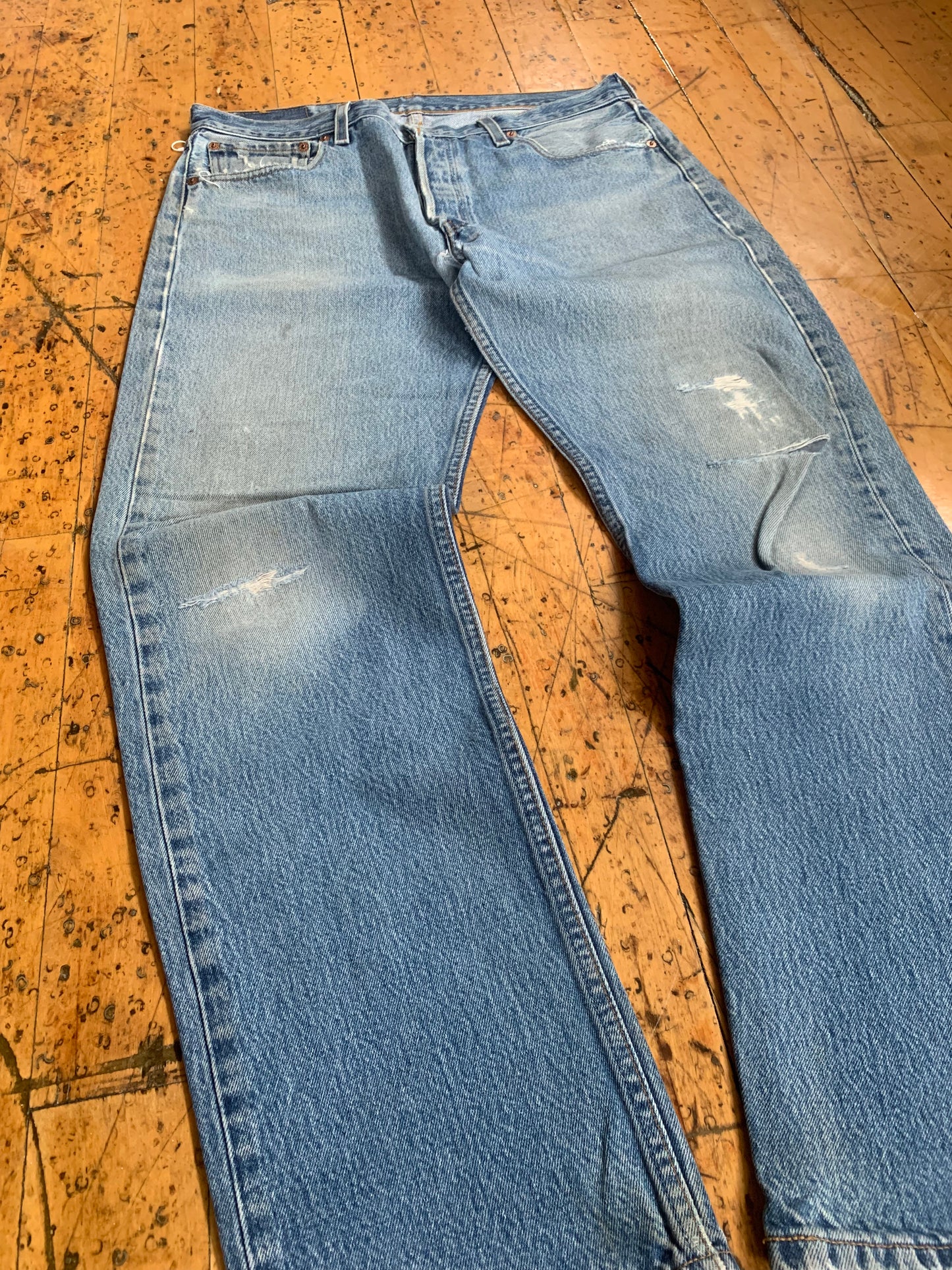 34x30 1980s Distressed Light Wash Levi's 501