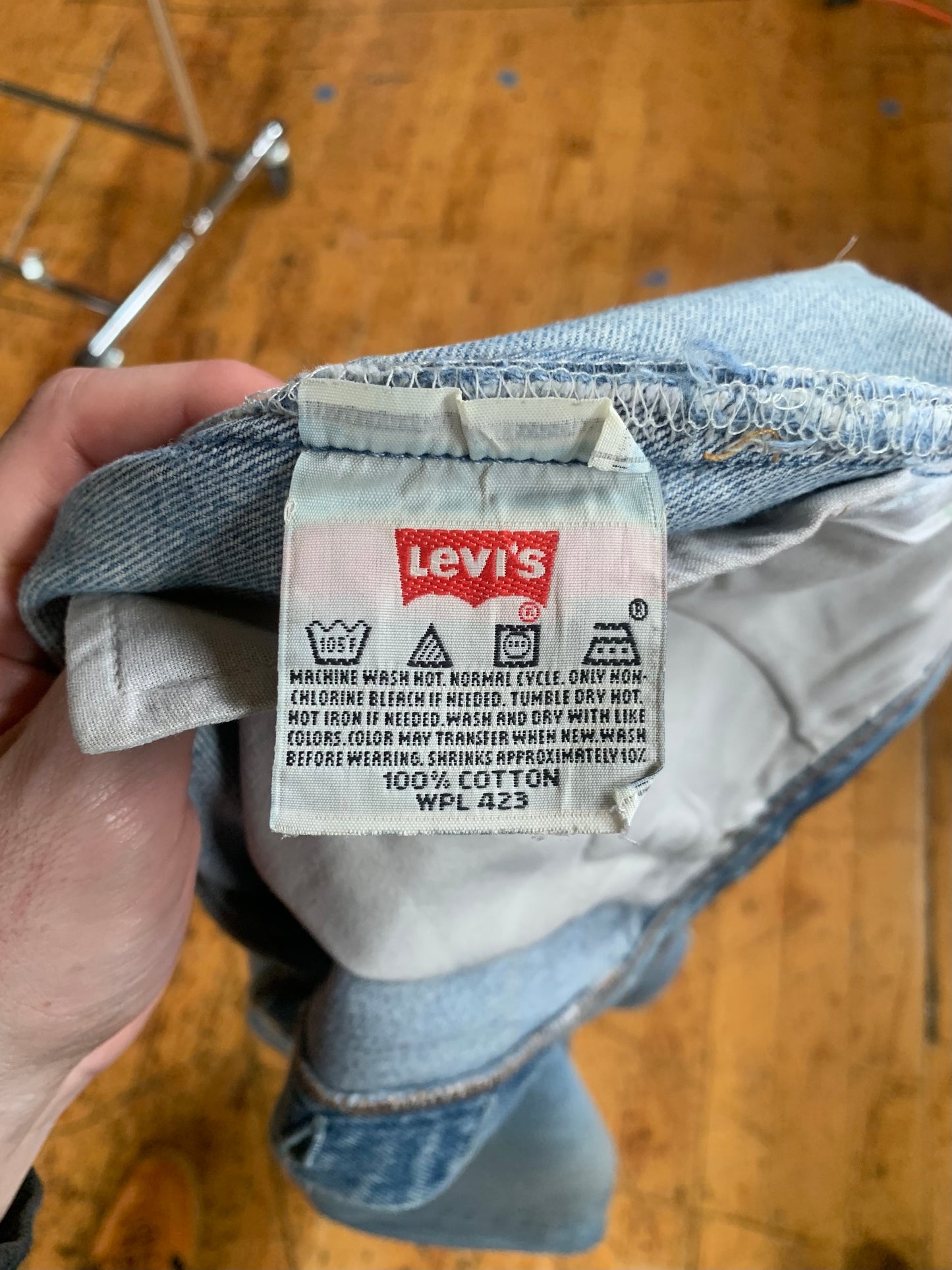 34x30 1980s Distressed Light Wash Levi's 501