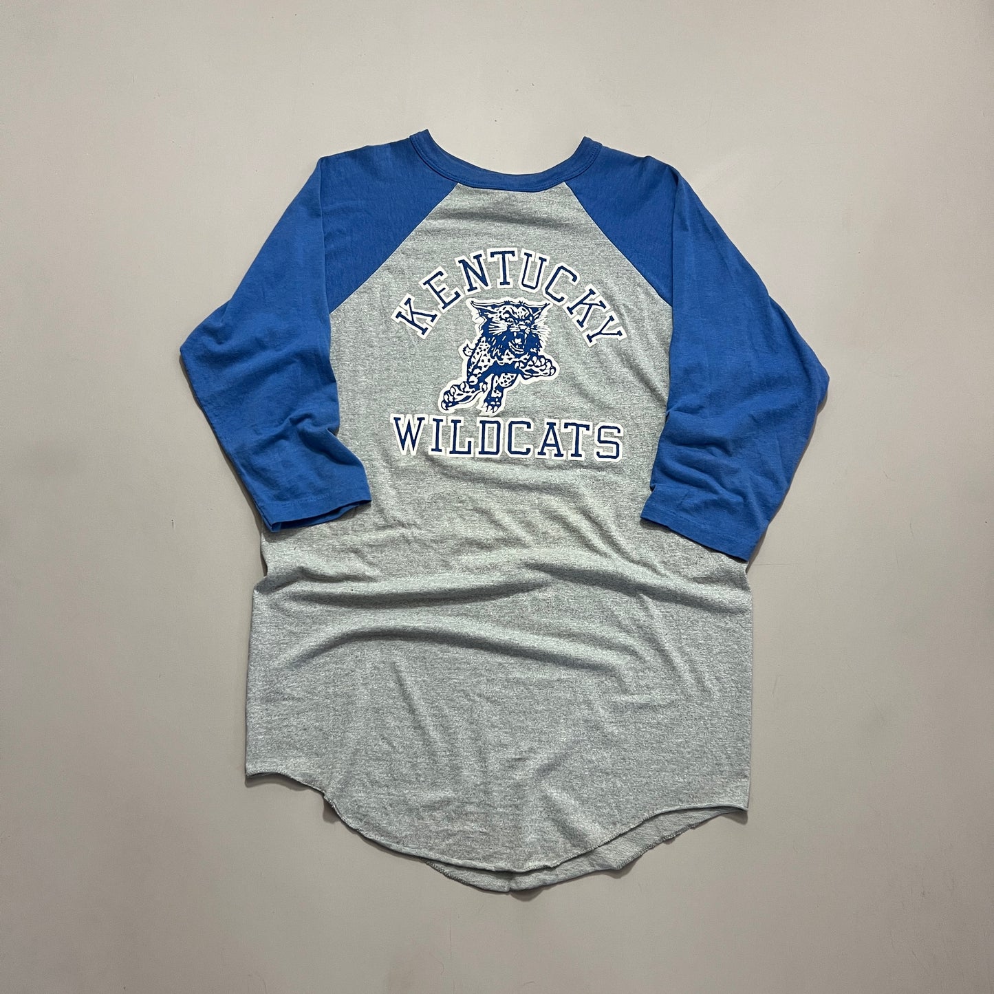 XL 80s Kentucky Wildcats Raglan