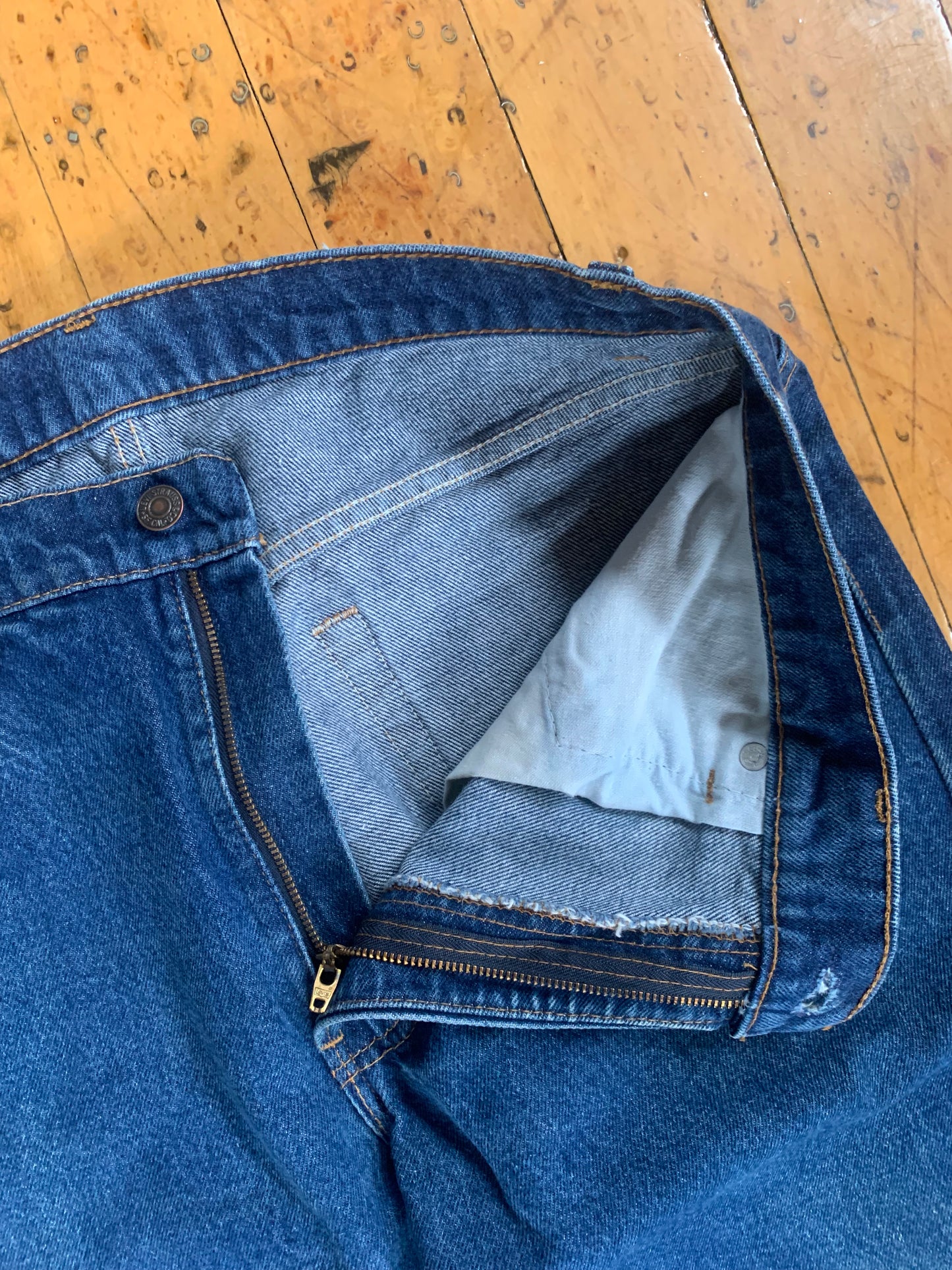 35x30 1980s Levi's Dark Wash 505