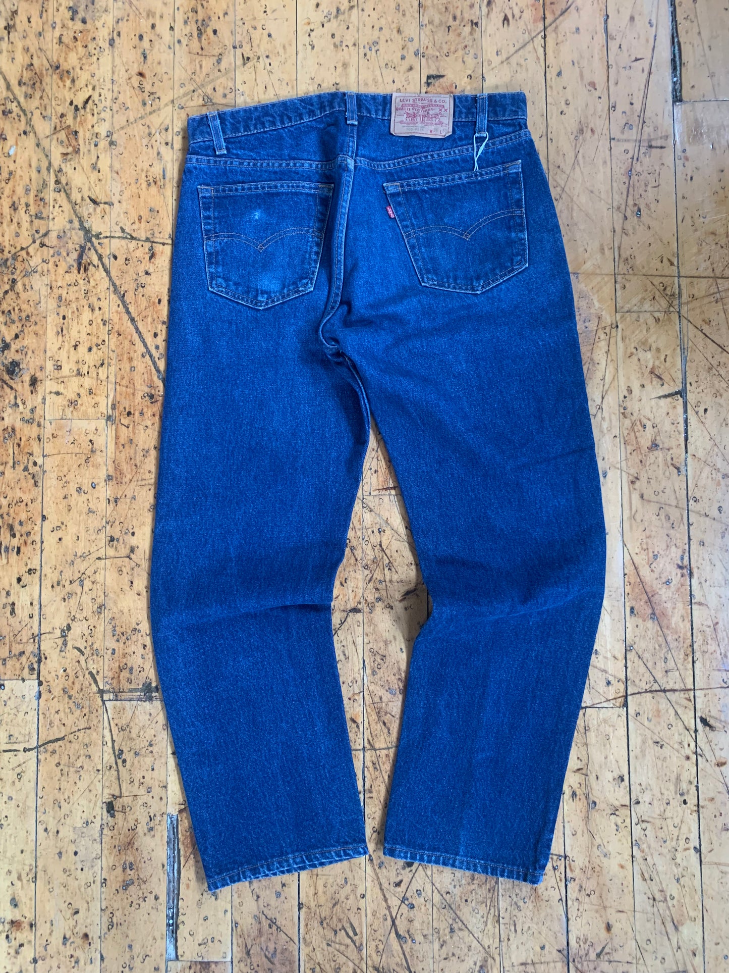35x30 1980s Levi's Dark Wash 505