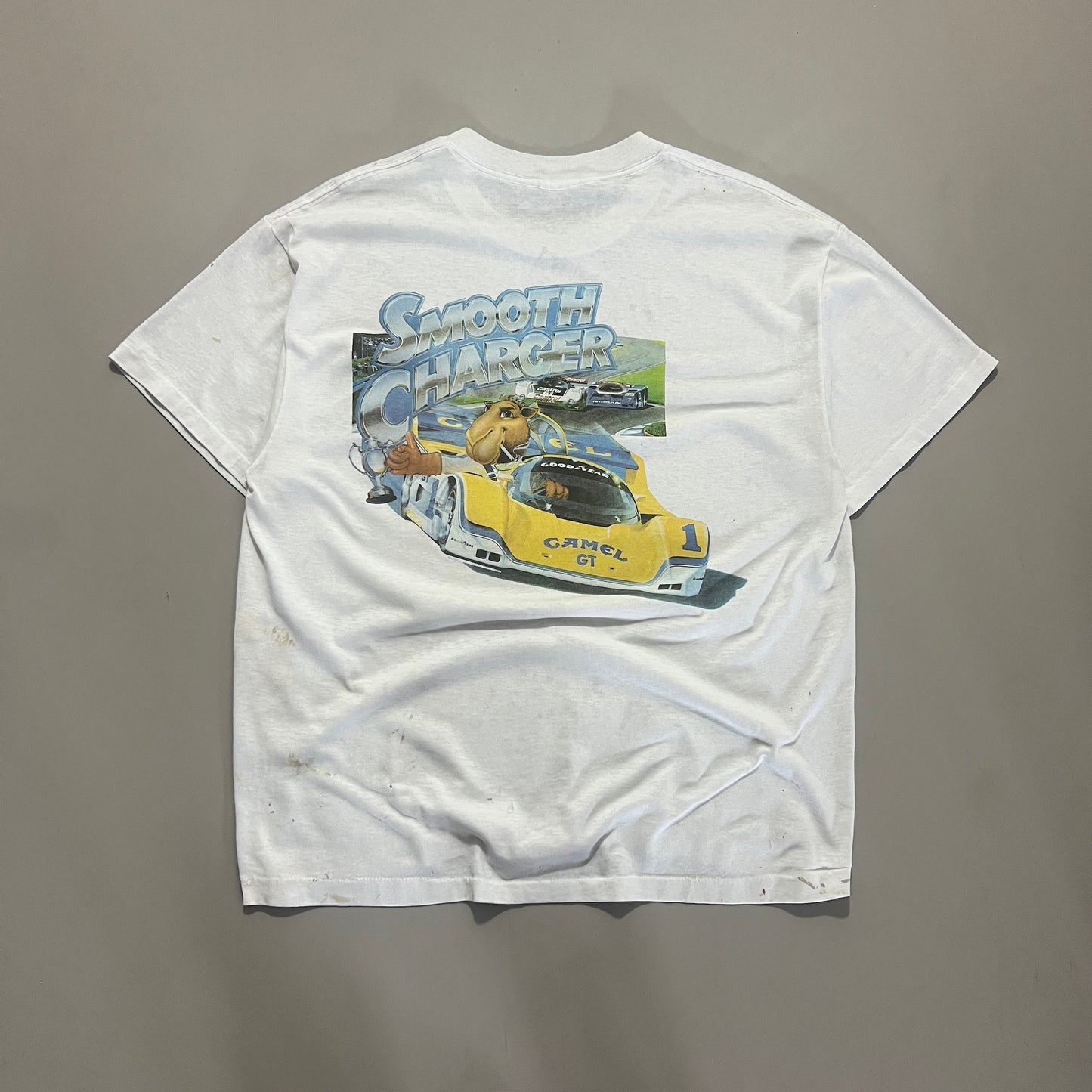 Large 1990s Distressed Camel Smooth Charger T-shirt
