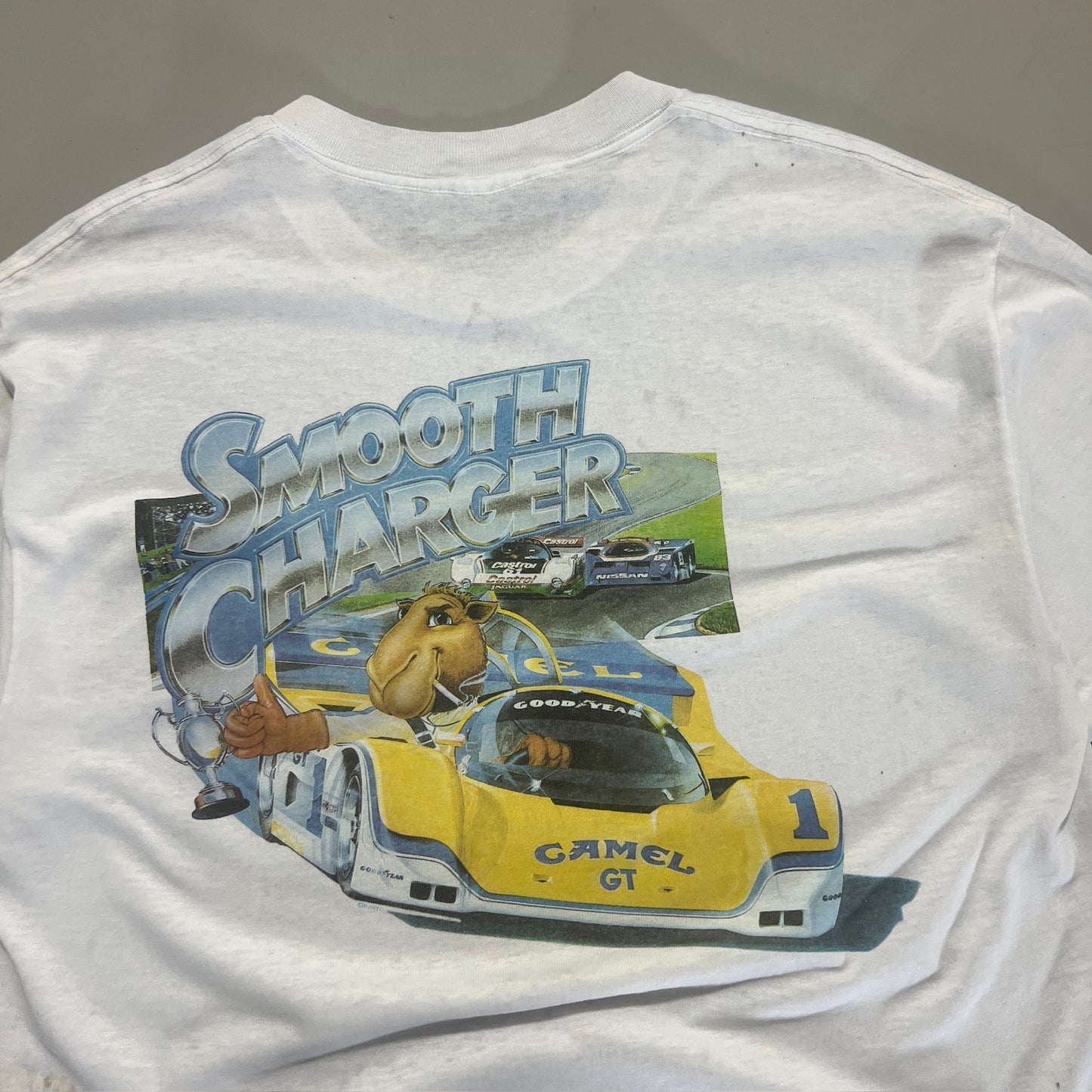 Large 1990s Distressed Camel Smooth Charger T-shirt