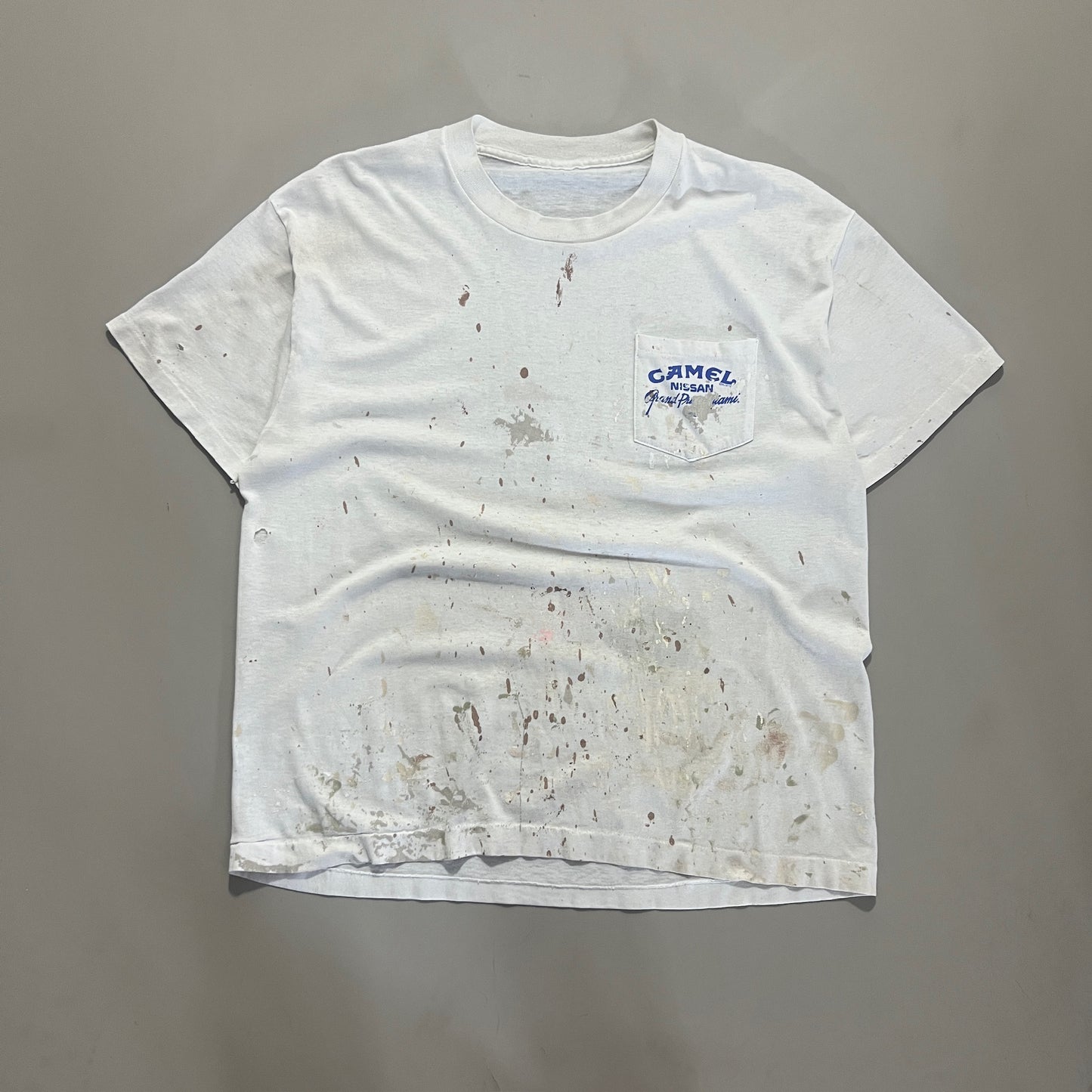 Large 1990s Distressed Camel Smooth Charger T-shirt