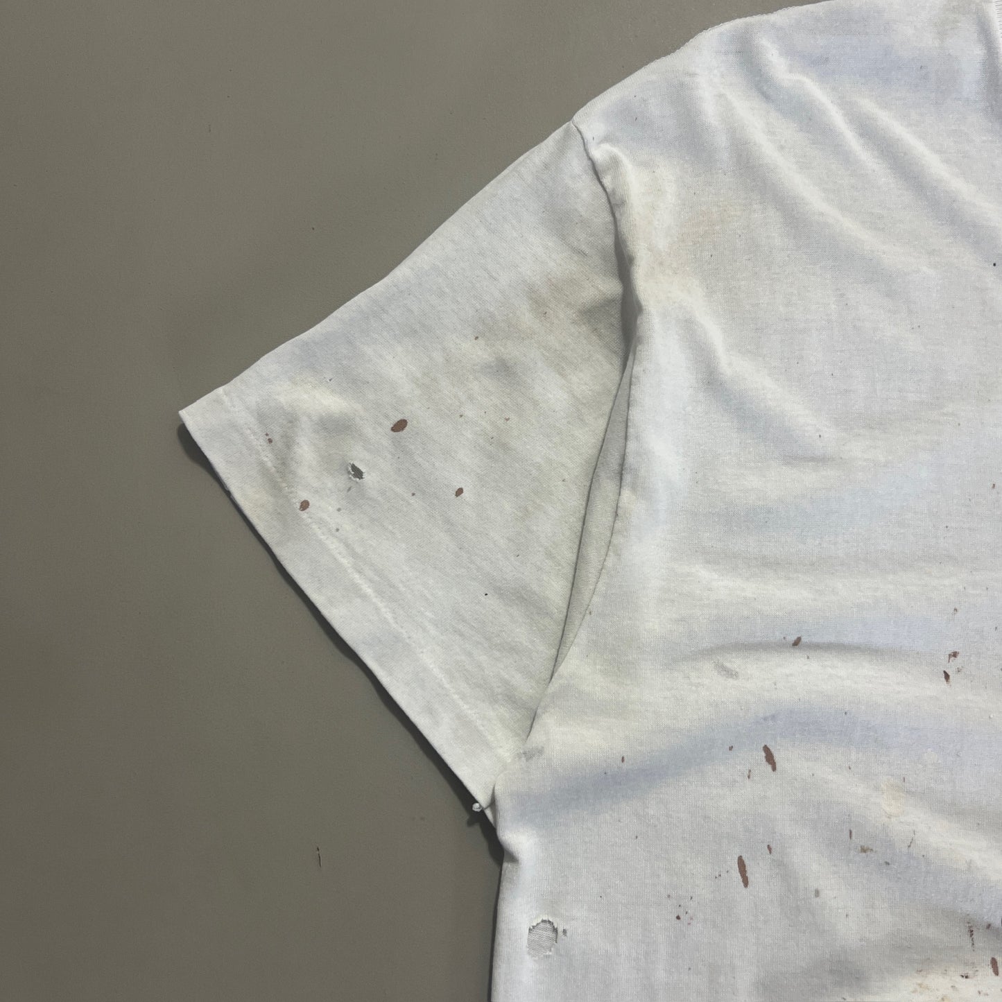 Large 1990s Distressed Camel Smooth Charger T-shirt