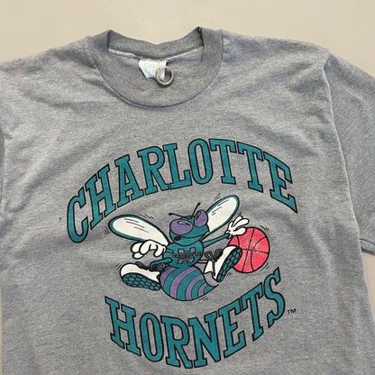 Large 1980s Charlotte Hornets T-shirt