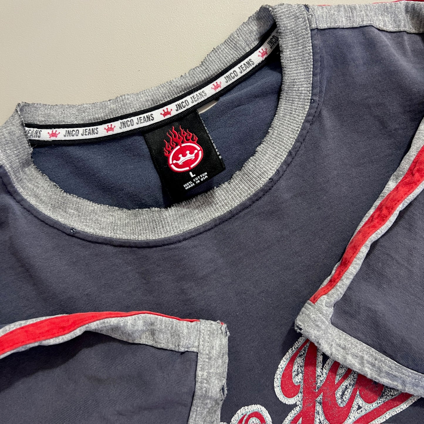 Large 2000s JNCO Jeans Distressed T-shirt