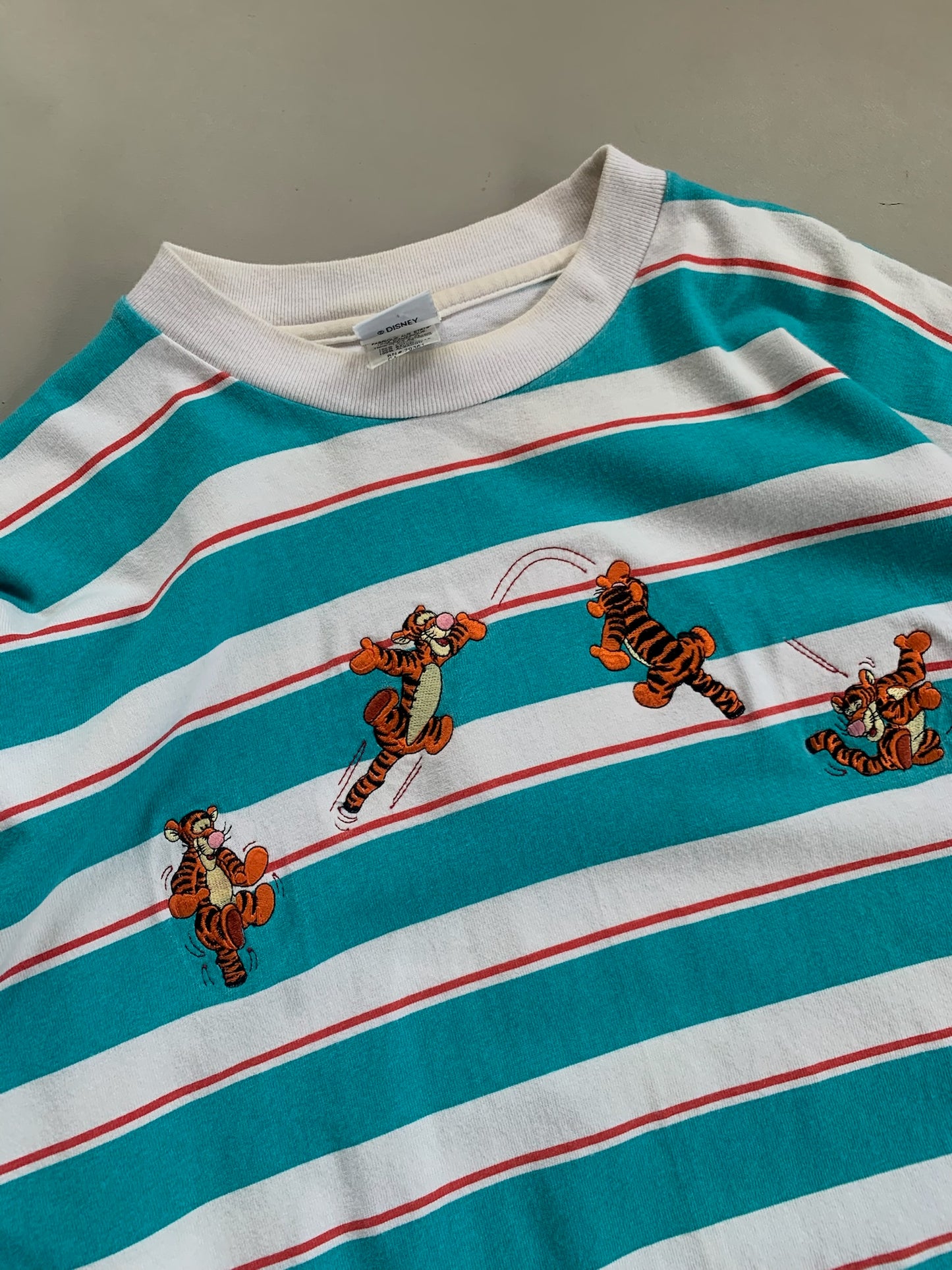 Large 1990s Disney Tigger Striped T-shirt