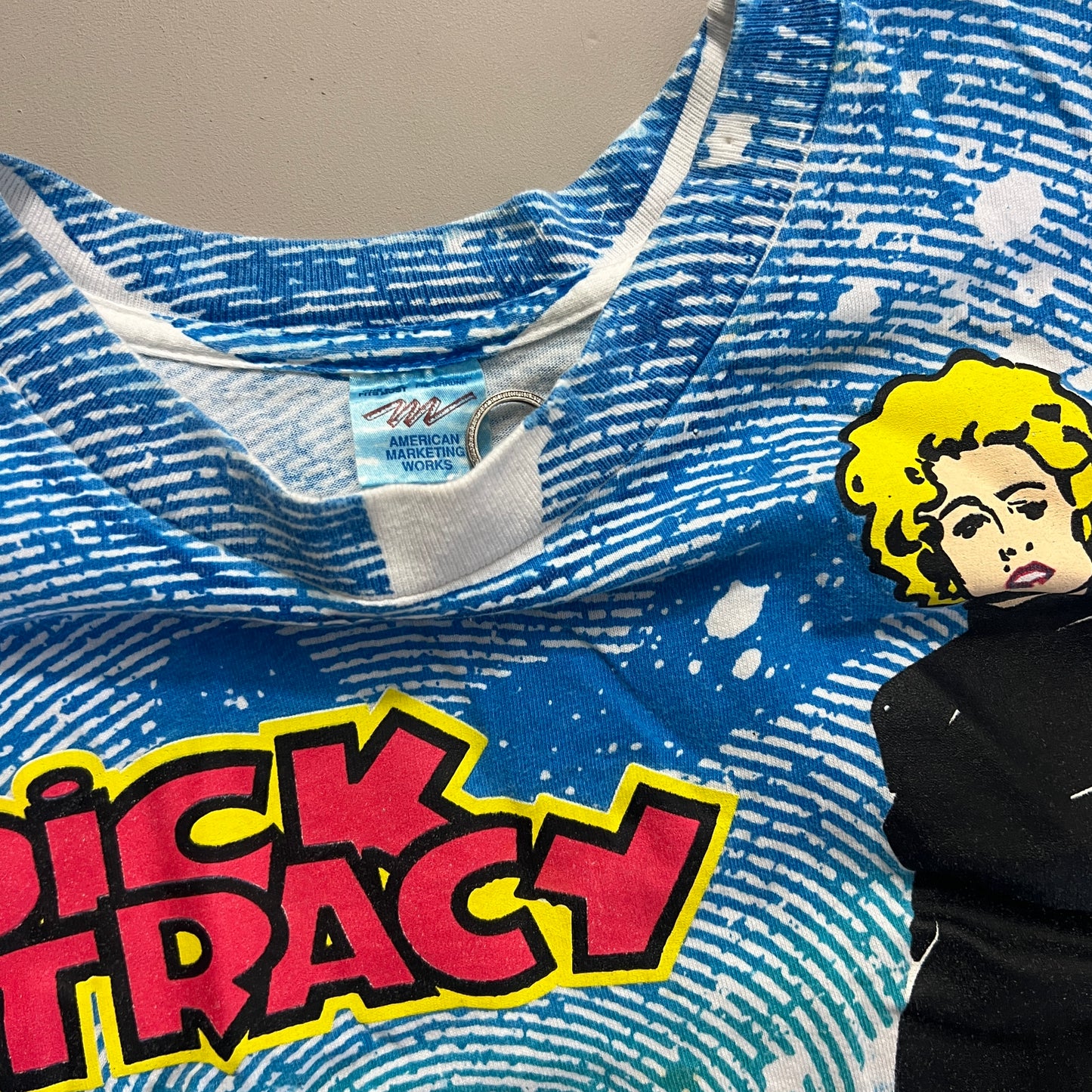 Large 1980s Dick Tracy Crop Top