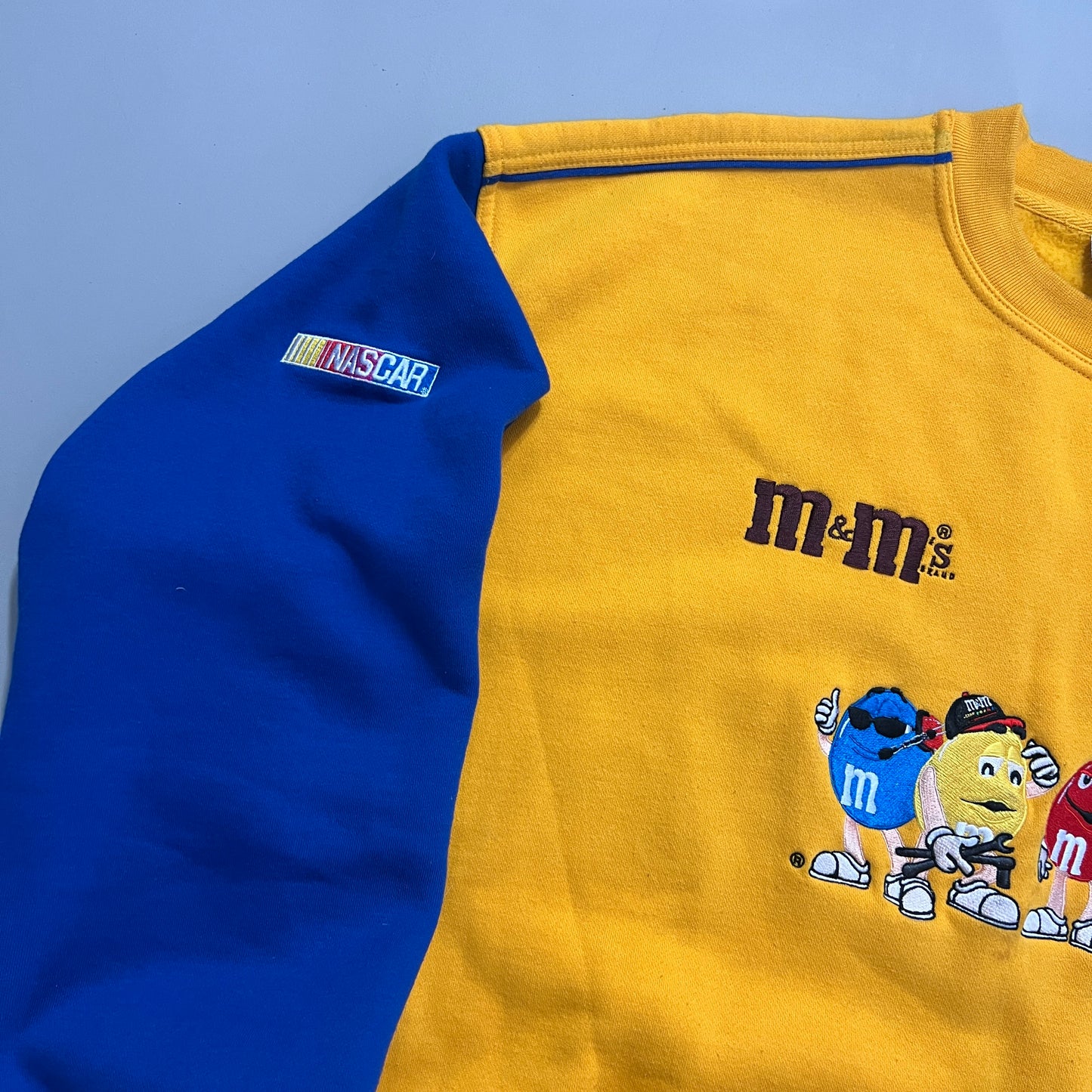 XXL 2000s Ken Schneider M&Ms Sweatshirt