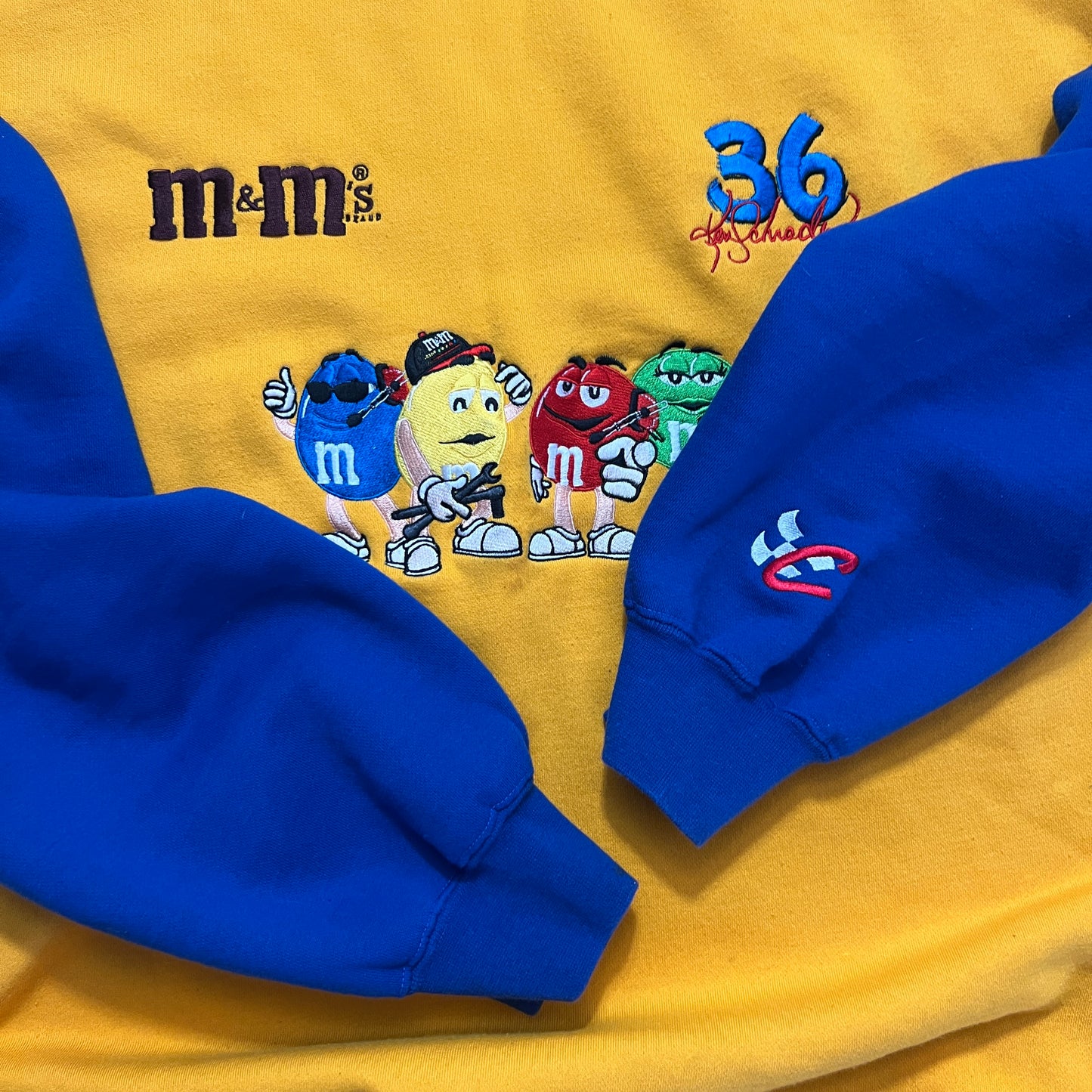 XXL 2000s Ken Schneider M&Ms Sweatshirt