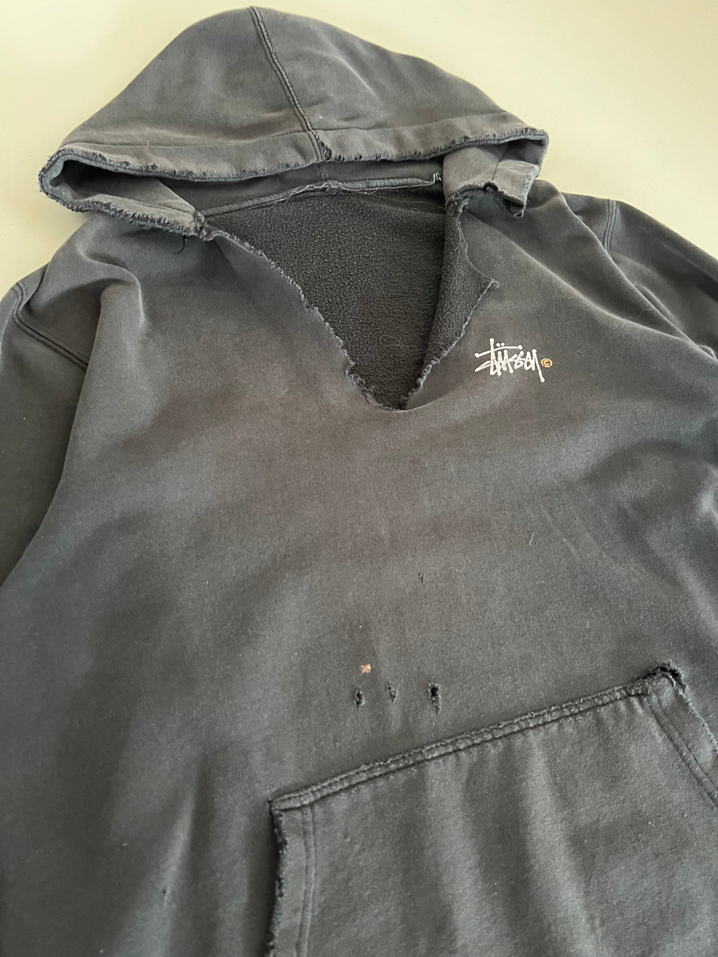 XL 90s Heavily Distressed Stussy Sweatshirt