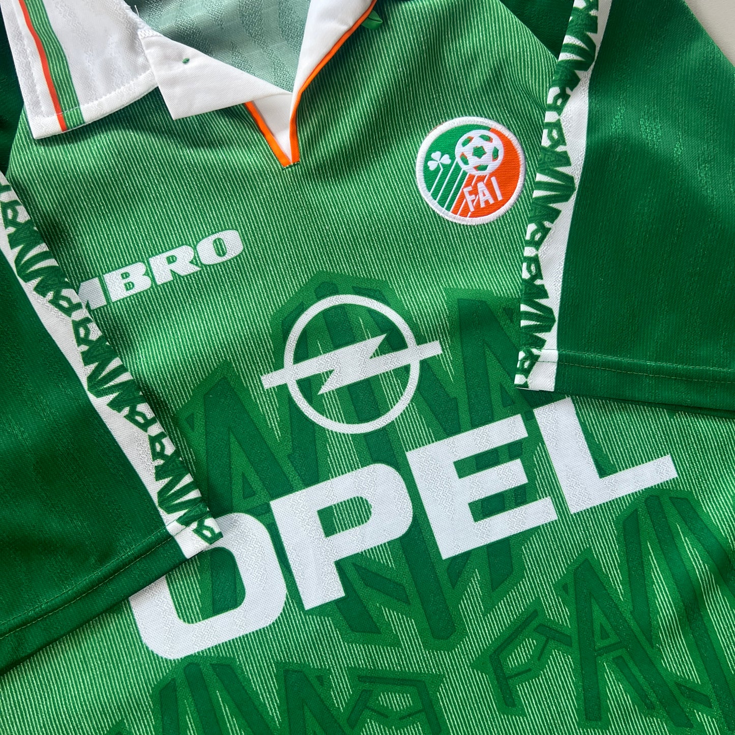Large 1996 Ireland FAI Umbro Kit