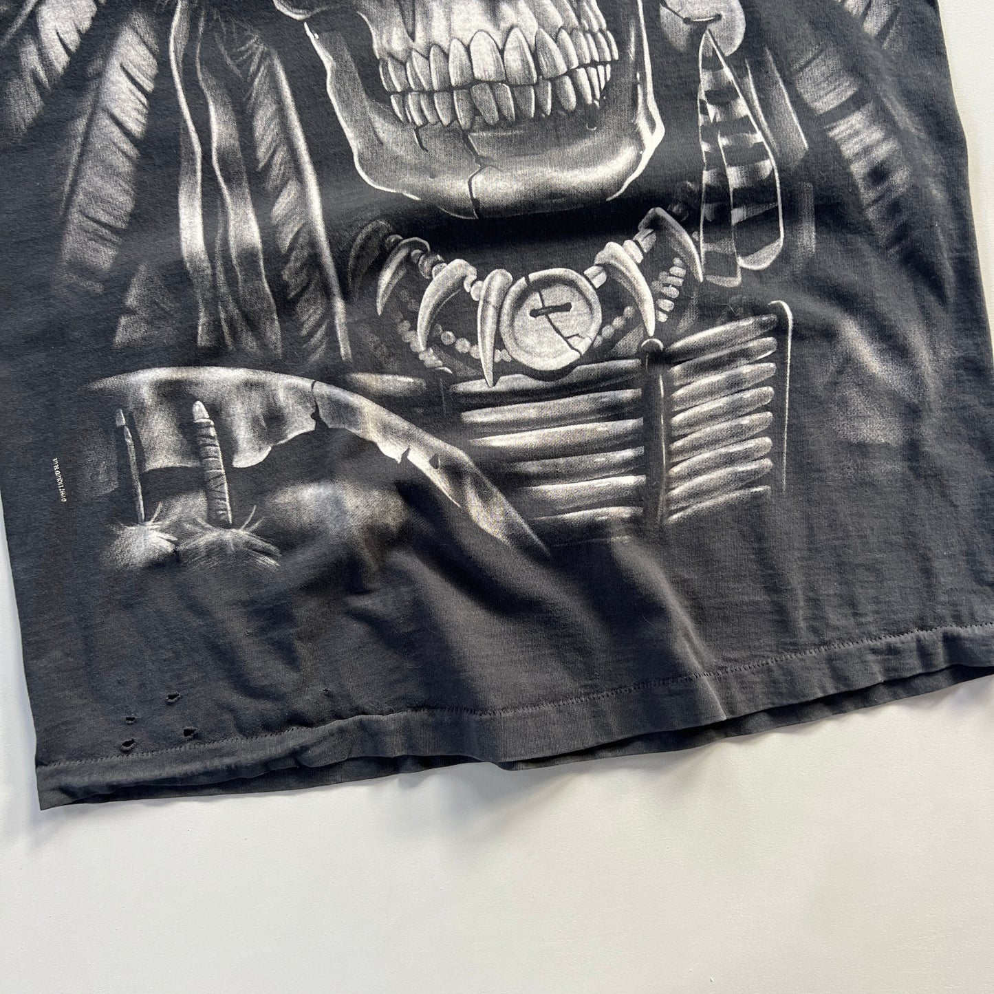 XL 1997 Distressed Tribal Skull Liquid Blue T-shirt