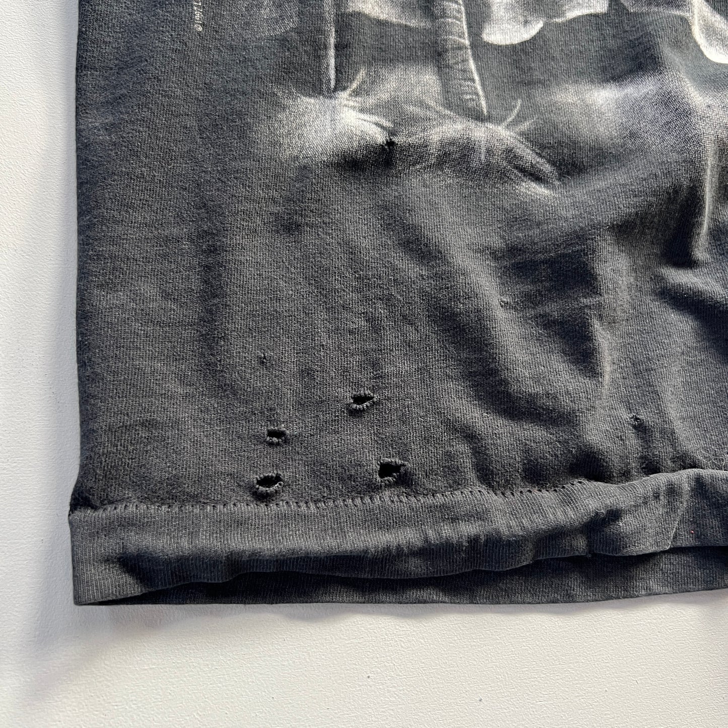 XL 1997 Distressed Tribal Skull Liquid Blue T-shirt