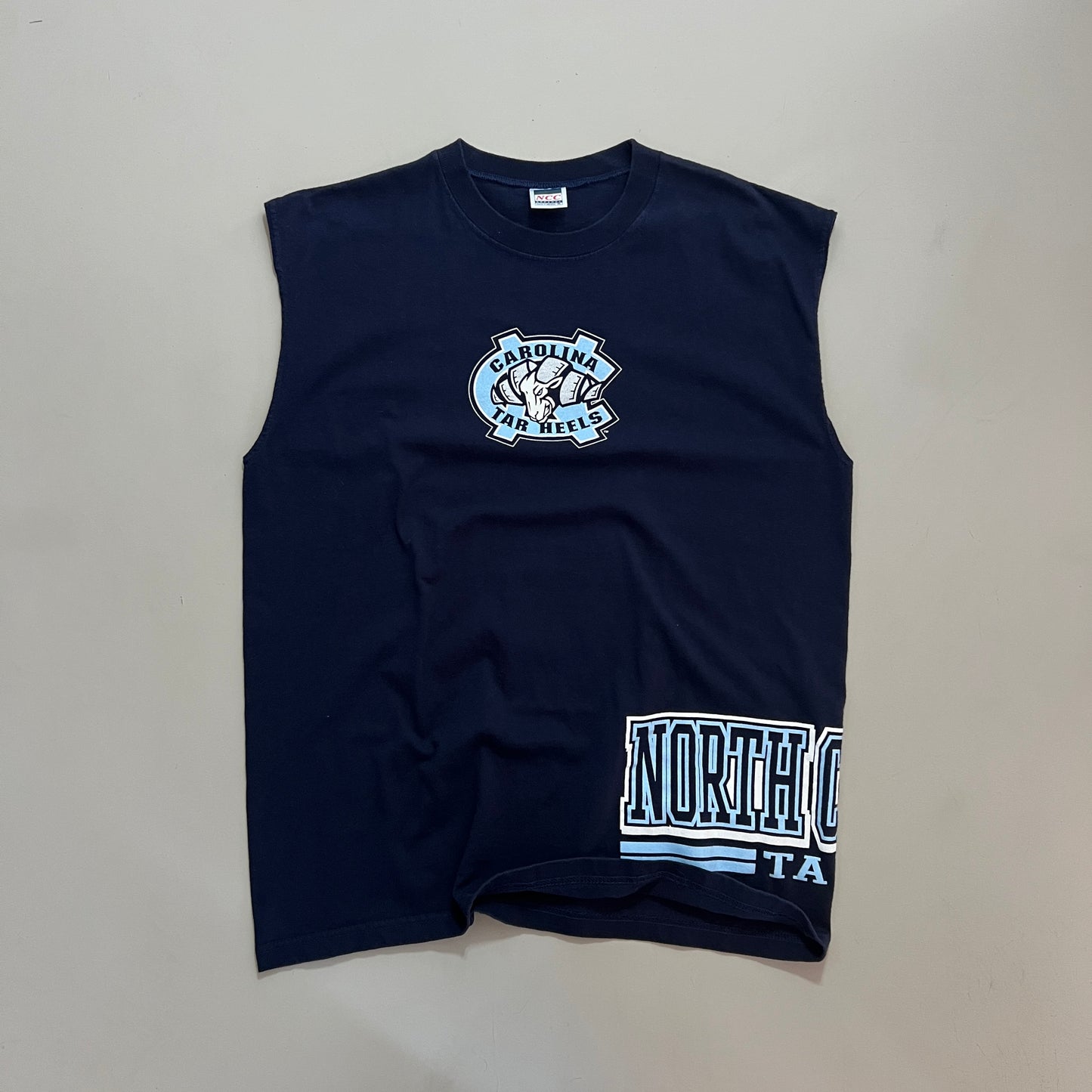 XL 2000s Carolina Tar heels Cut Off T-shirt