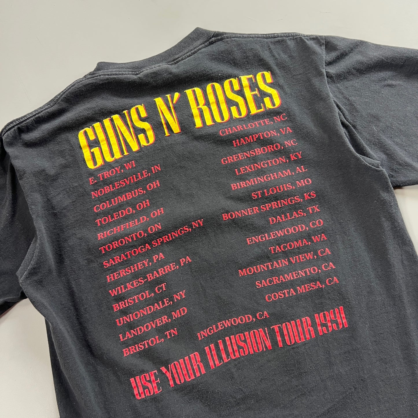 Large 1991 Guns N Roses Use Your Illusion Tour T-shirt
